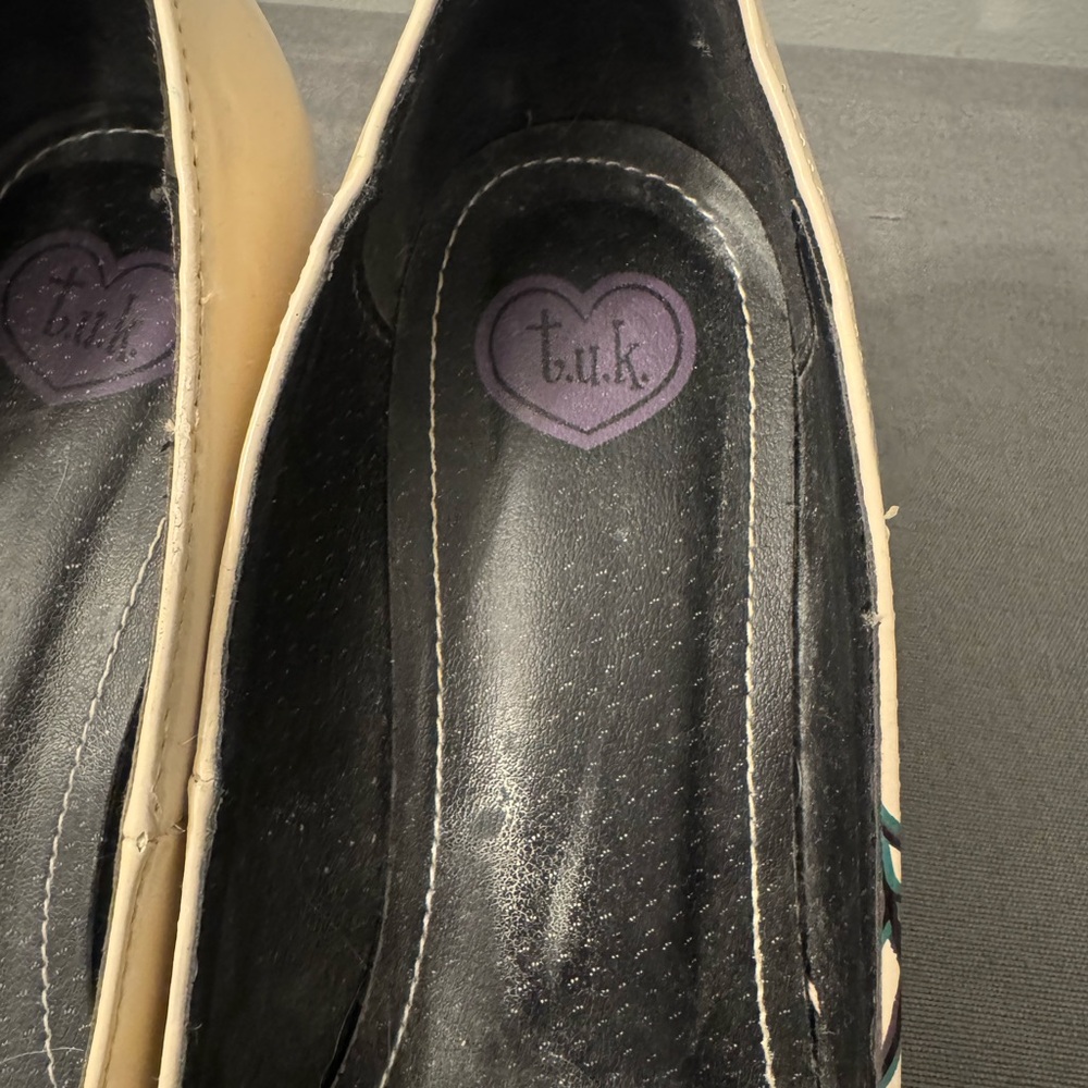 T.U.K Cream, Teal Purple Peacock Heels- Size 8 - Picture 3 of 4